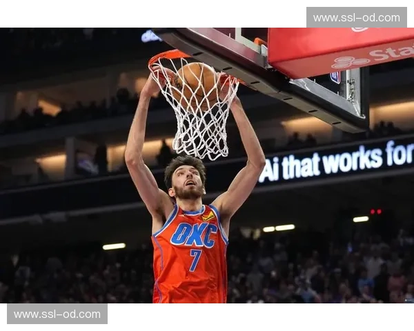 雷霆霍姆格伦19分9篮板 空间型内线外线威胁拉开进攻空间
